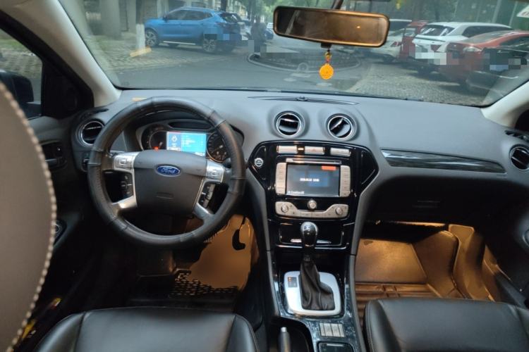 Used Ford Mondeo 2008 2.3L Ultimate Edition Center Console
