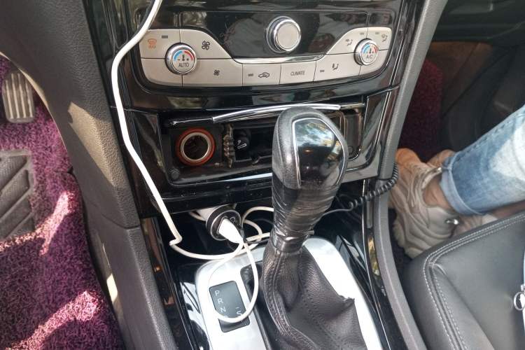 Used Ford Mondeo 2008 2.3L Ultimate Edition Gear Lever