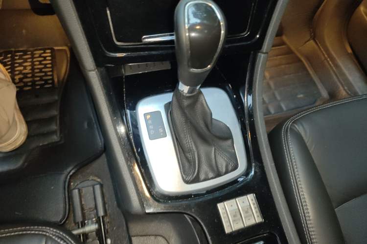 Used Ford Mondeo 2008 2.3L Ultimate Edition Gear Lever