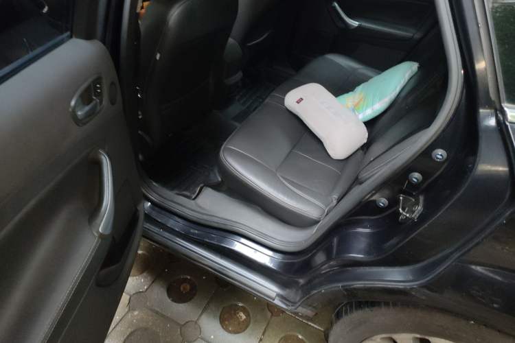 Used Ford Mondeo 2008 2.3L Ultimate Edition Left Rear Seat