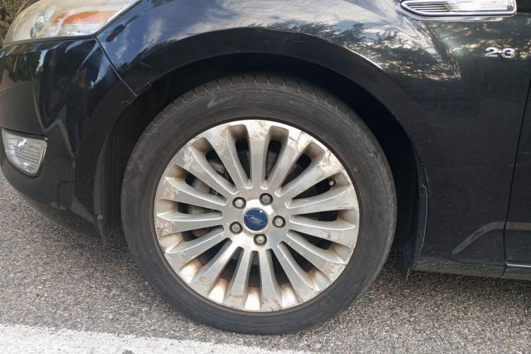 Used Ford Mondeo 2008 2.3L Ultimate Edition Right Front Wheel Hub