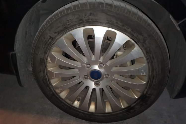 Used Ford Mondeo 2008 2.3L Ultimate Edition Right Front Wheel Hub