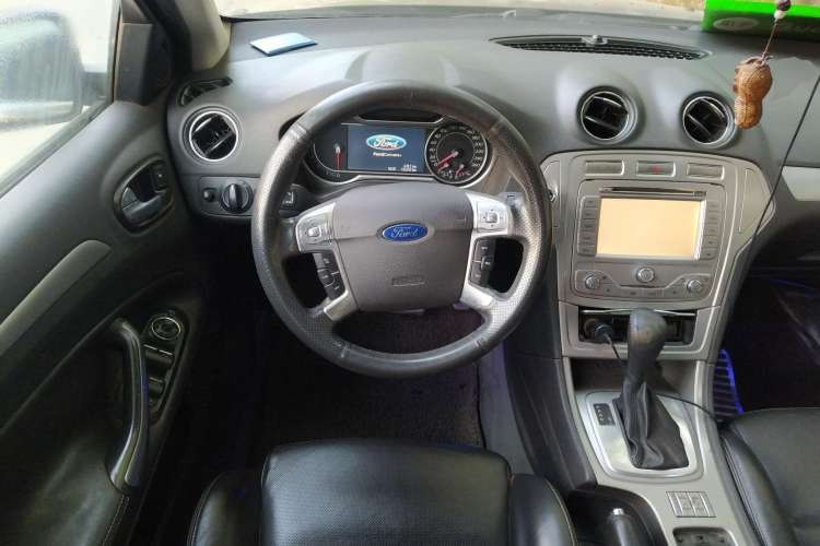 Used Ford Mondeo 2008 2.3L Luxury Sport Navigation Edition Steering Wheel