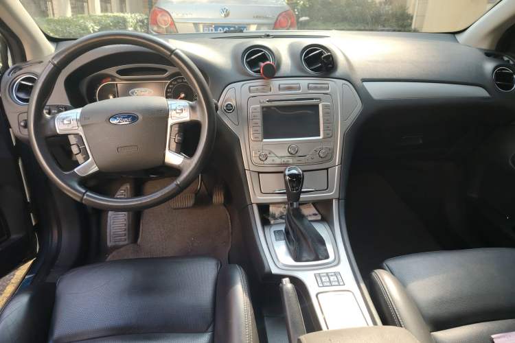 Used Ford Mondeo 2008 2.3L Luxury Sport Navigation Edition Center Console