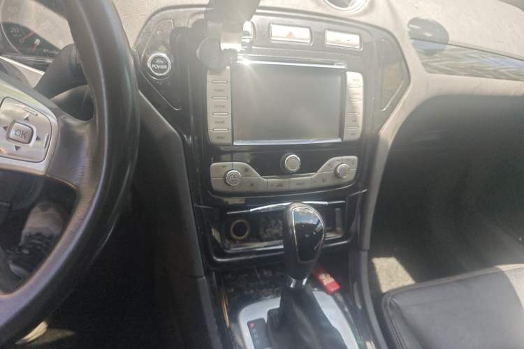 Used Ford Mondeo 2008 2.3L Ultimate Edition Audio And AC Panel