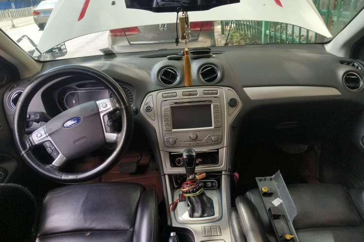Used Ford Mondeo 2008 2.3L Luxury Sport Navigation Edition Center Console