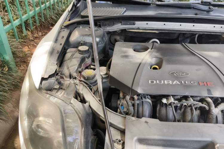Used Ford Mondeo 2008 2.3L Luxury Sport Navigation Edition Engine Bay Right