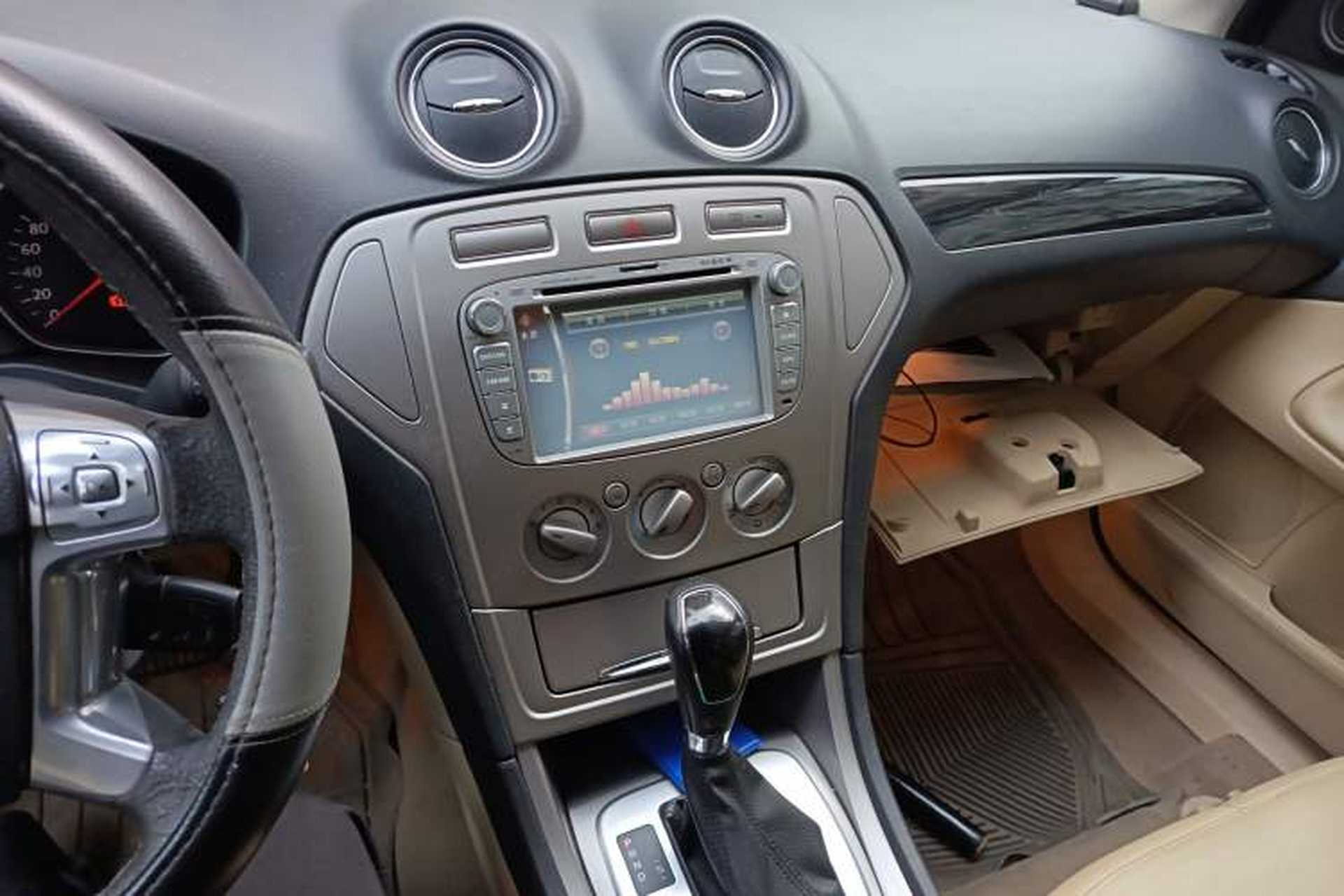 Used Ford Mondeo 2010 2.3L Fashion Edition Audio And AC Panel