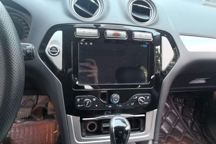 Used Ford Mondeo 2010 2.3L Fashion Edition Audio And AC Panel