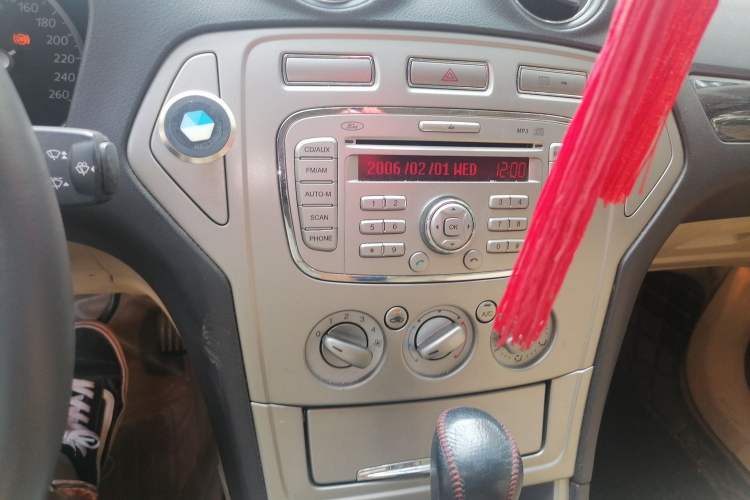 Used Ford Mondeo 2010 2.3L Fashion Edition Audio And AC Panel