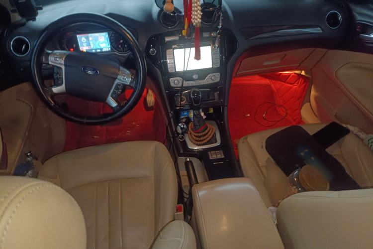 Used Ford Mondeo 2010 2.3L Luxury Version Center Console