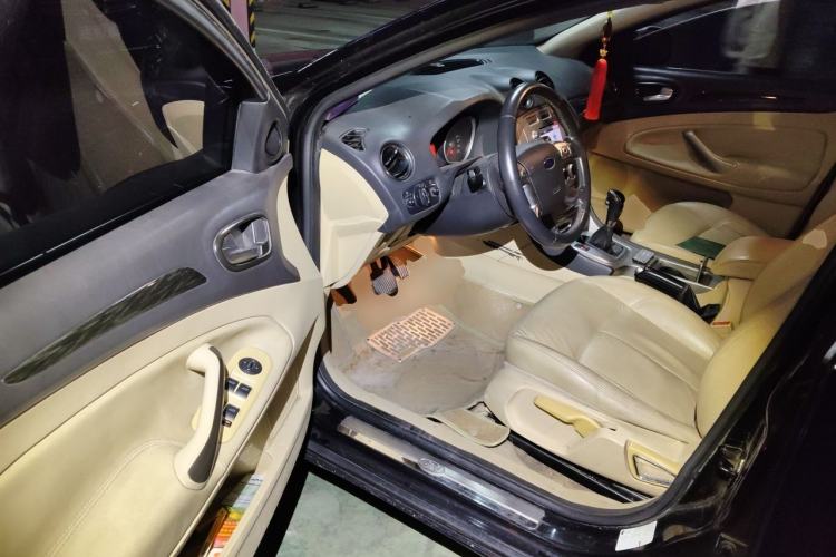 Used Ford Mondeo 2010 2.3L Fashion Edition Driver Seat