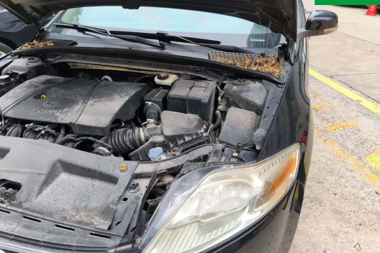 Used Ford Mondeo 2010 2.3L Fashion Edition Engine Bay Left