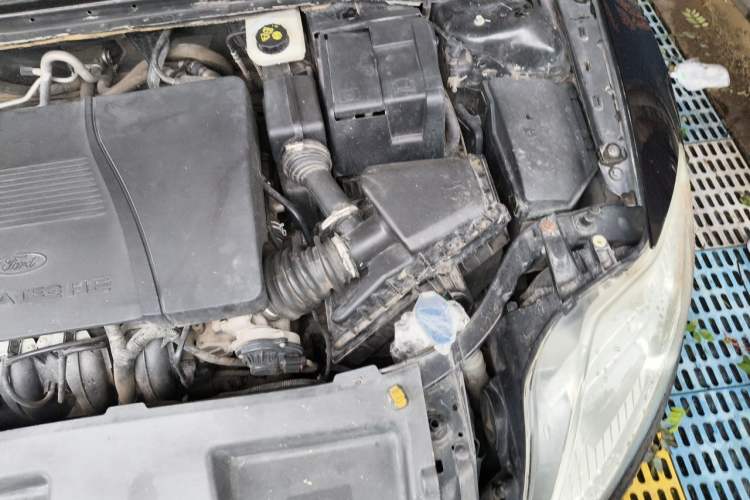 Used Ford Mondeo 2010 2.3L Fashion Edition Engine Bay Left