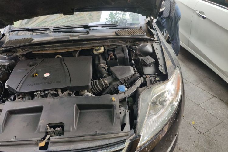 Used Ford Mondeo 2010 2.3L Fashion Edition Engine Bay Left