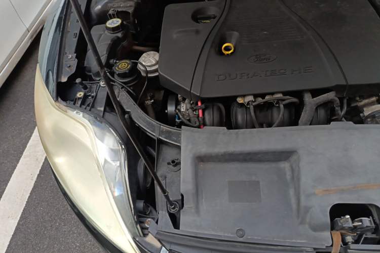 Used Ford Mondeo 2010 2.3L Fashion Edition Engine Bay Right