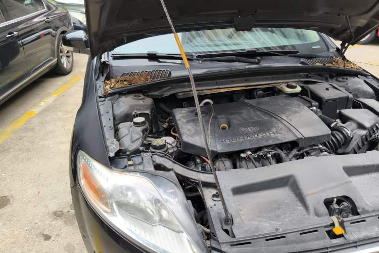Used Ford Mondeo 2010 2.3L Fashion Edition Engine Bay Right