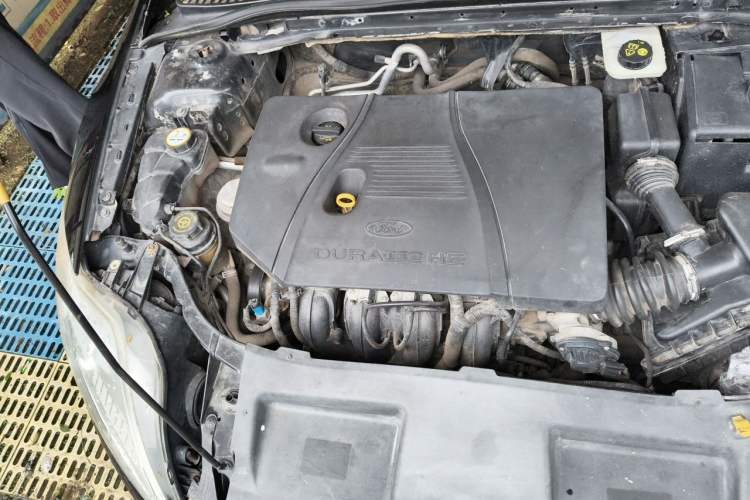 Used Ford Mondeo 2010 2.3L Fashion Edition Engine Bay Right