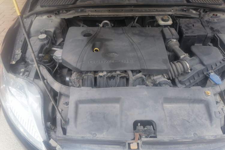 Used Ford Mondeo 2010 2.3L Fashion Edition Engine Bay Right