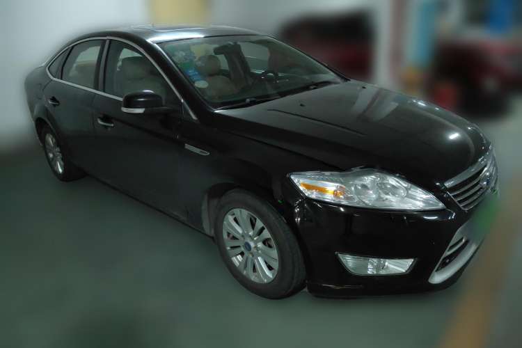 Used Ford Mondeo 2010 2.3L Fashion Edition Front Right 45 Deg