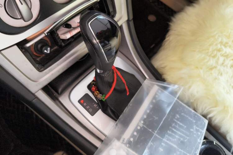 Used Ford Mondeo 2010 2.3L Fashion Edition Gear Lever