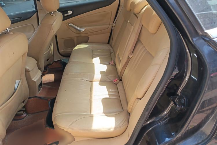 Used Ford Mondeo 2010 2.3L Luxury Version Left Rear Seat