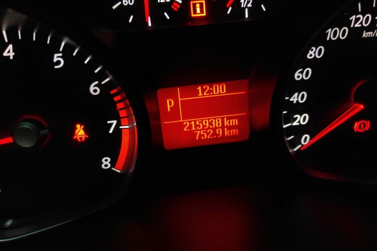 Used Ford Mondeo 2010 2.3L Fashion Edition Odometer Close Up
