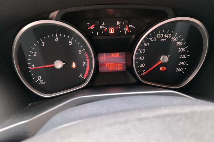 Used Ford Mondeo 2010 2.3L Fashion Edition Odometer Close Up