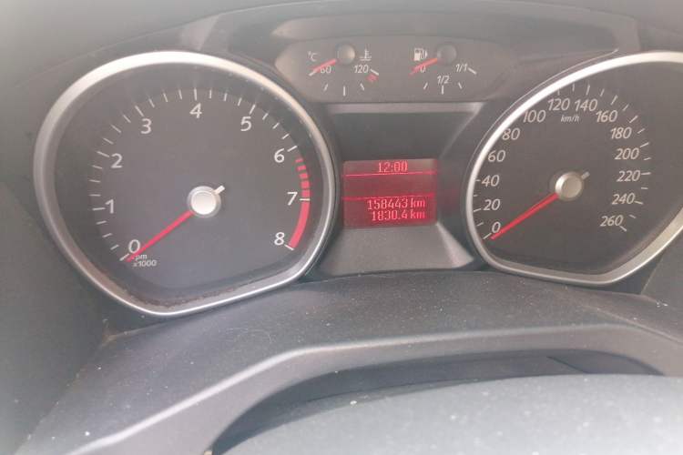 Used Ford Mondeo 2010 2.3L Fashion Edition Odometer Close Up