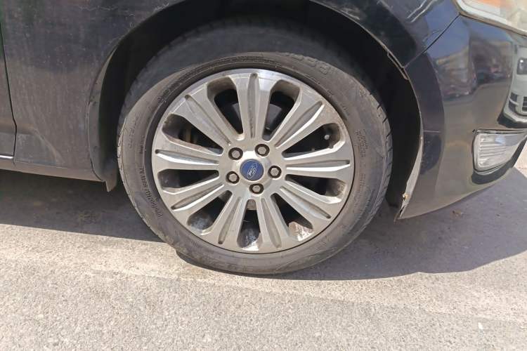 Used Ford Mondeo 2010 2.3L Luxury Version Right Front Wheel Hub