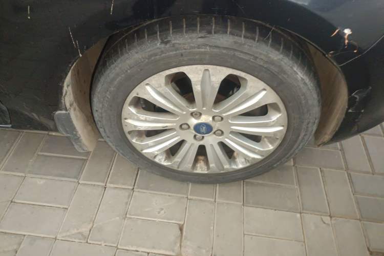 Used Ford Mondeo 2010 2.3L Luxury Version Right Front Wheel Hub