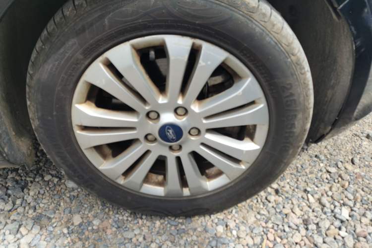 Used Ford Mondeo 2010 2.0L Comfort Version Right Front Wheel Hub