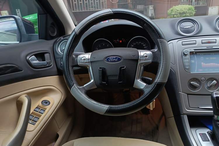 Used Ford Mondeo 2010 2.3L Fashion Edition Steering Wheel