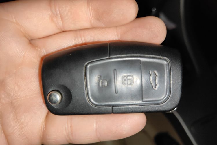 Used Ford Mondeo 2010 2.3L Fashion Edition Vehicle Key
