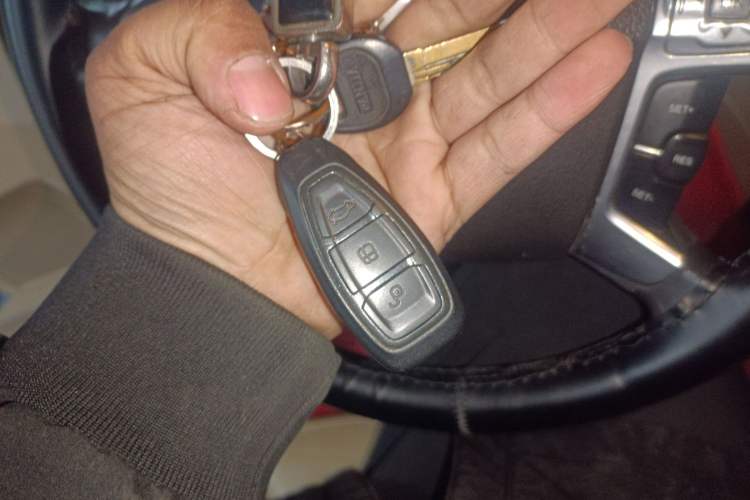 Used Ford Mondeo 2010 2.3L Luxury Version Vehicle Key