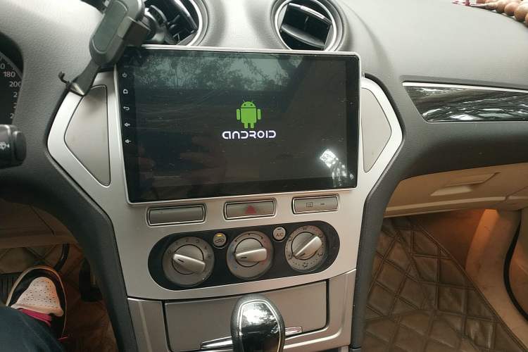Used Ford Mondeo 2010 2.3L Fashion Edition Audio And AC Panel