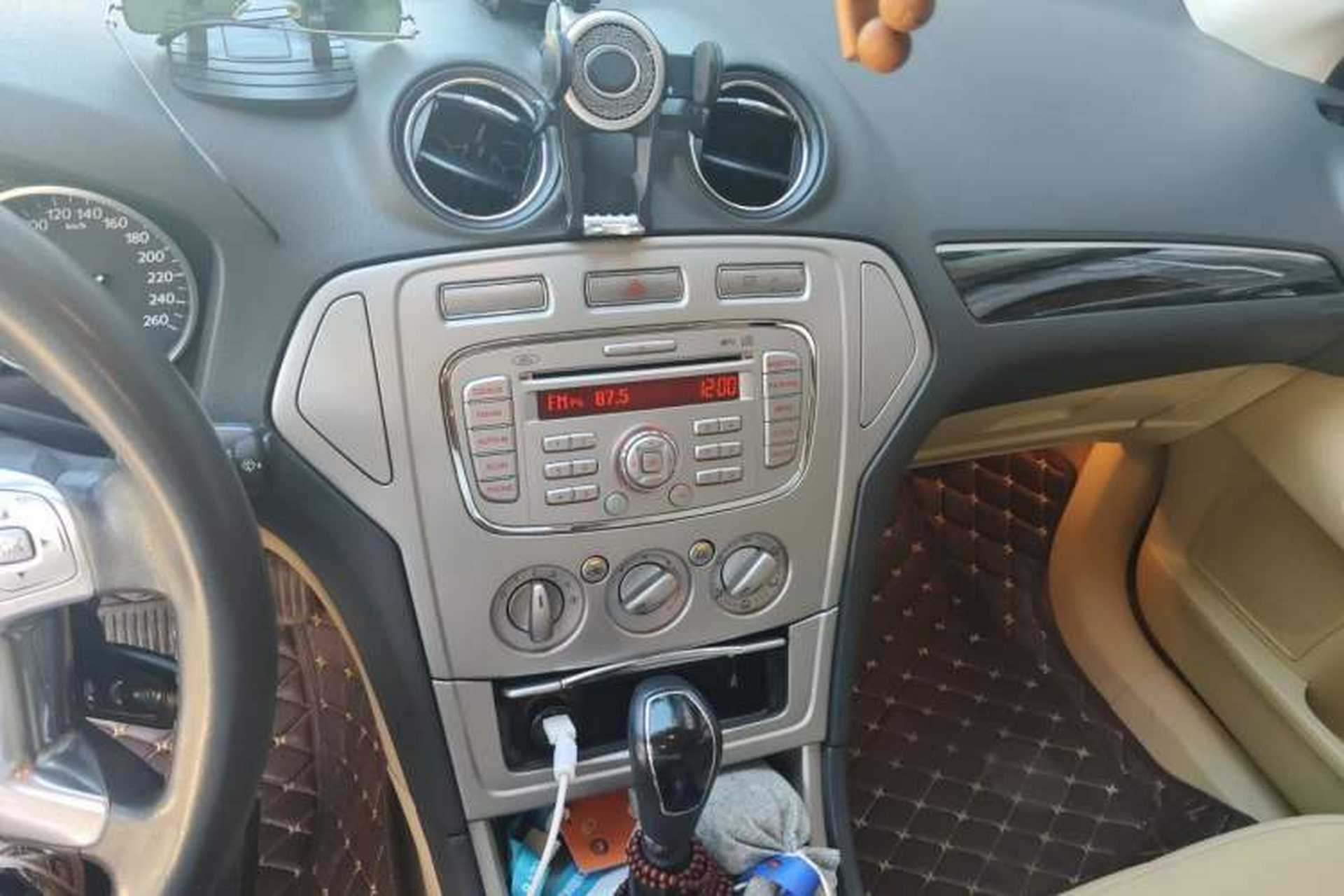 Used Ford Mondeo 2010 2.3L Fashion Edition Audio And AC Panel