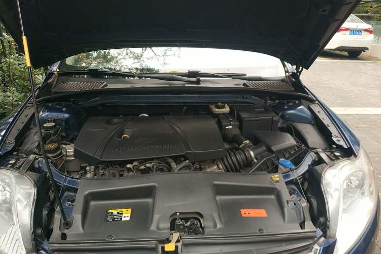 Used Ford Mondeo 2010 2.3L Fashion Edition Engine Bay