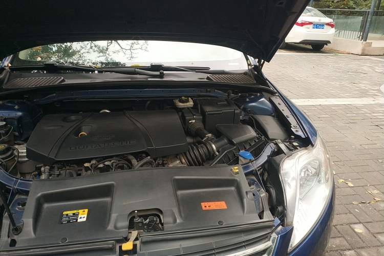 Used Ford Mondeo 2010 2.3L Fashion Edition Engine Bay Left