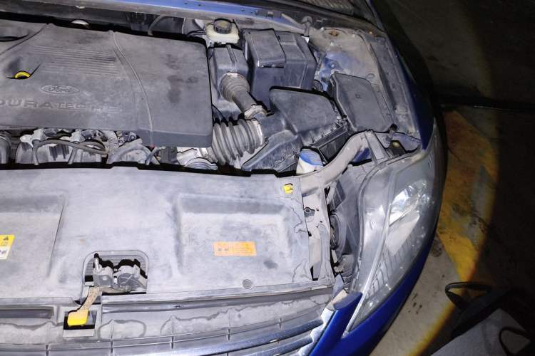 Used Ford Mondeo 2010 2.3L Fashion Edition Engine Bay Left