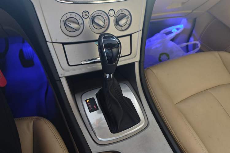Used Ford Mondeo 2010 2.3L Fashion Edition Gear Lever