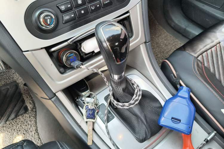Used Ford Mondeo 2010 2.3L Luxury Sport Edition Gear Lever