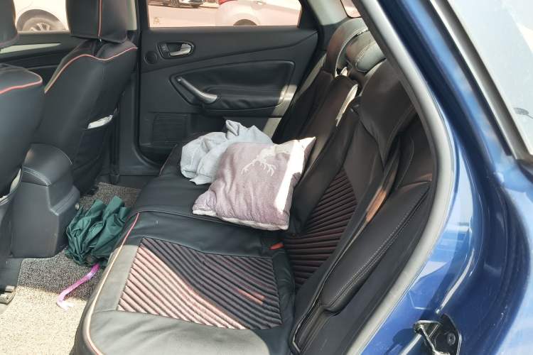 Used Ford Mondeo 2010 2.3L Luxury Sport Edition Left Rear Seat