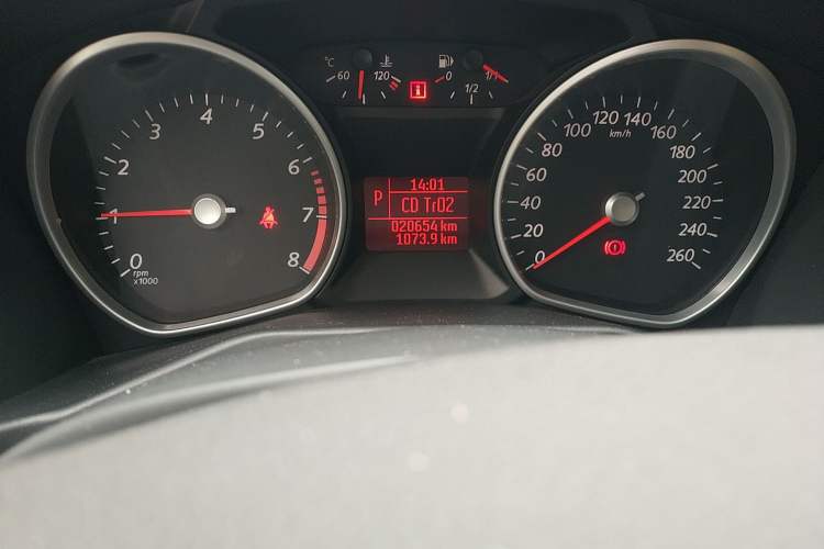 Used Ford Mondeo 2010 2.3L Fashion Edition Odometer Close Up