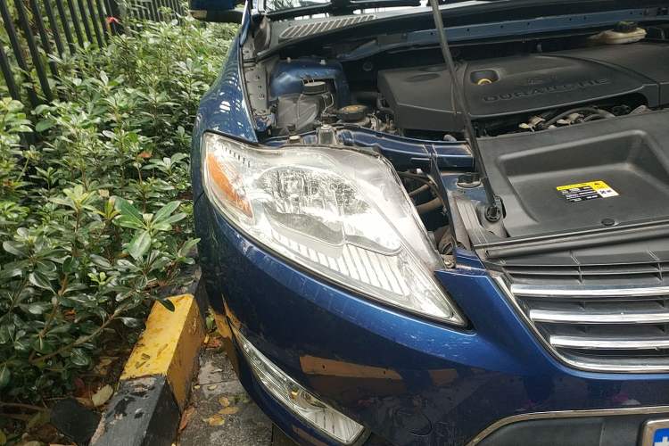 Used Ford Mondeo 2010 2.3L Fashion Edition Right Front Headlight