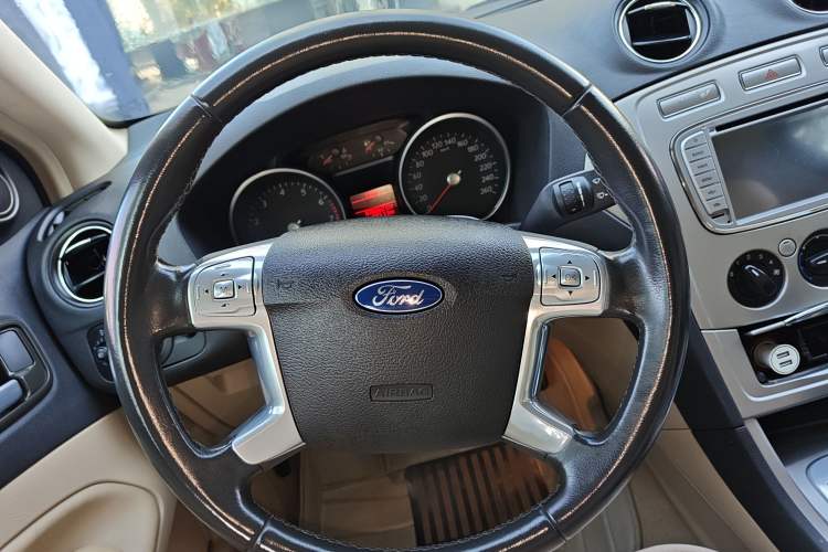 Used Ford Mondeo 2010 2.3L Fashion Edition Steering Wheel