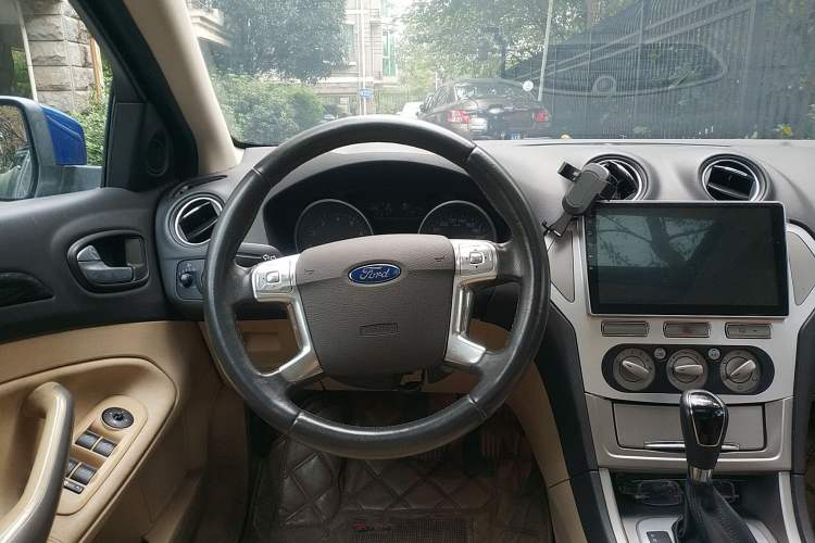 Used Ford Mondeo 2010 2.3L Fashion Edition Steering Wheel