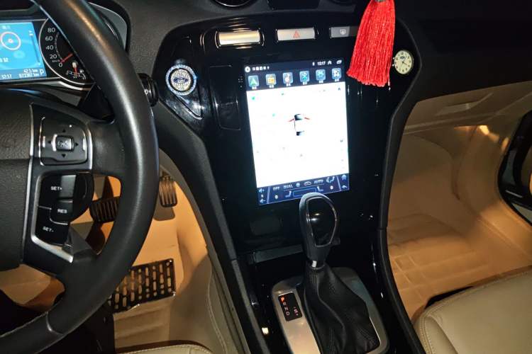 Used Ford Mondeo 2010 2.3L Luxury Version Audio And AC Panel