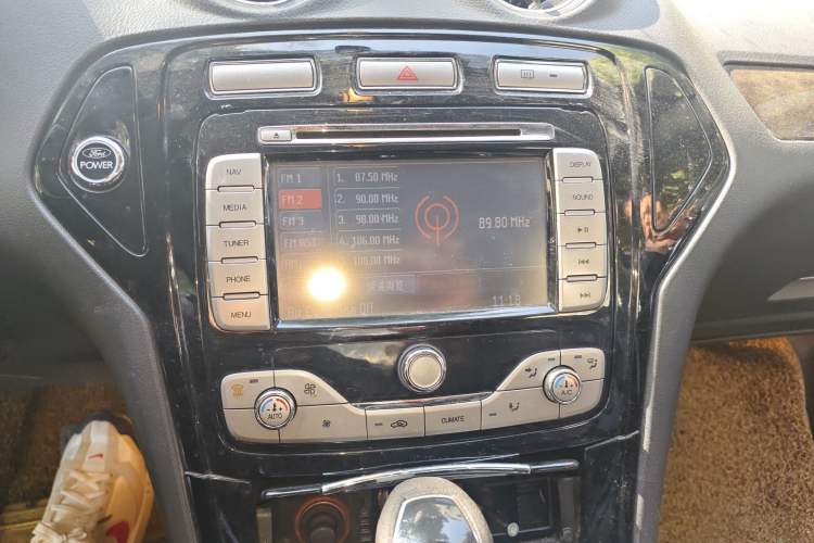 Used Ford Mondeo 2010 2.3L Fashion Edition Audio And AC Panel
