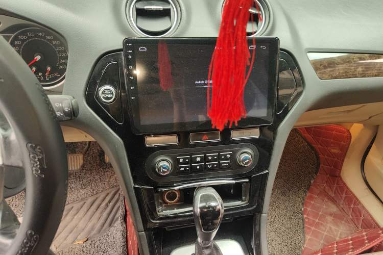 Used Ford Mondeo 2010 2.3L Luxury Version Audio And AC Panel